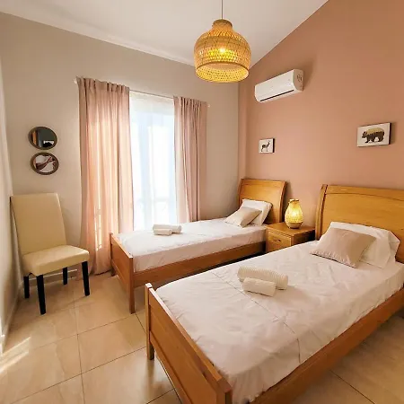 Apartment Large Comfortable 2 Bedroom 200mbps Wifi Paphos